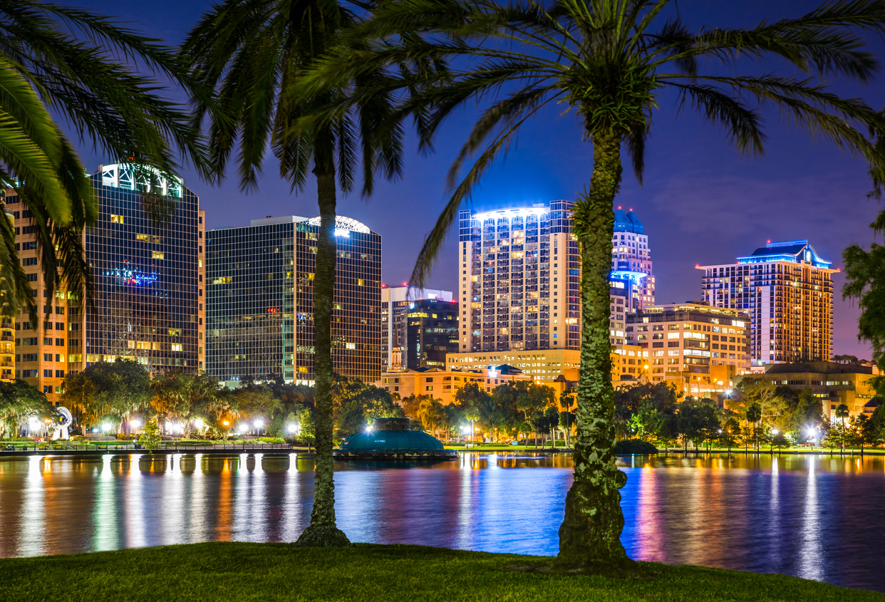 Orlando Florida, skyline, Lake Eola, cityscape, skyscrapers, reflections, w...